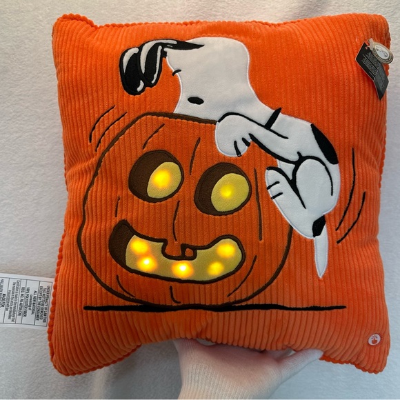 Hallmark Other - Hallmark Halloween Snoopy and pumpkin light up pillow 15” x 15”